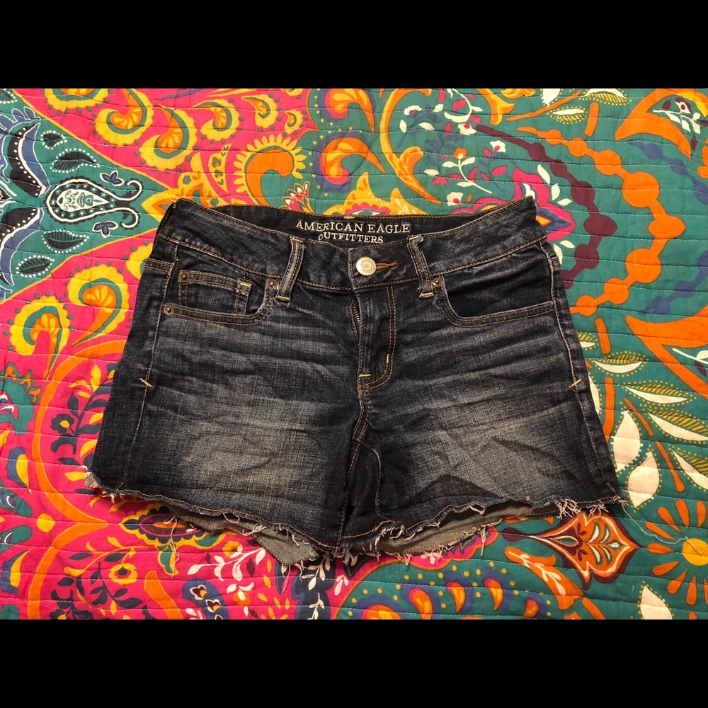 American Eagle Shortie Denim Shorts. Size 4